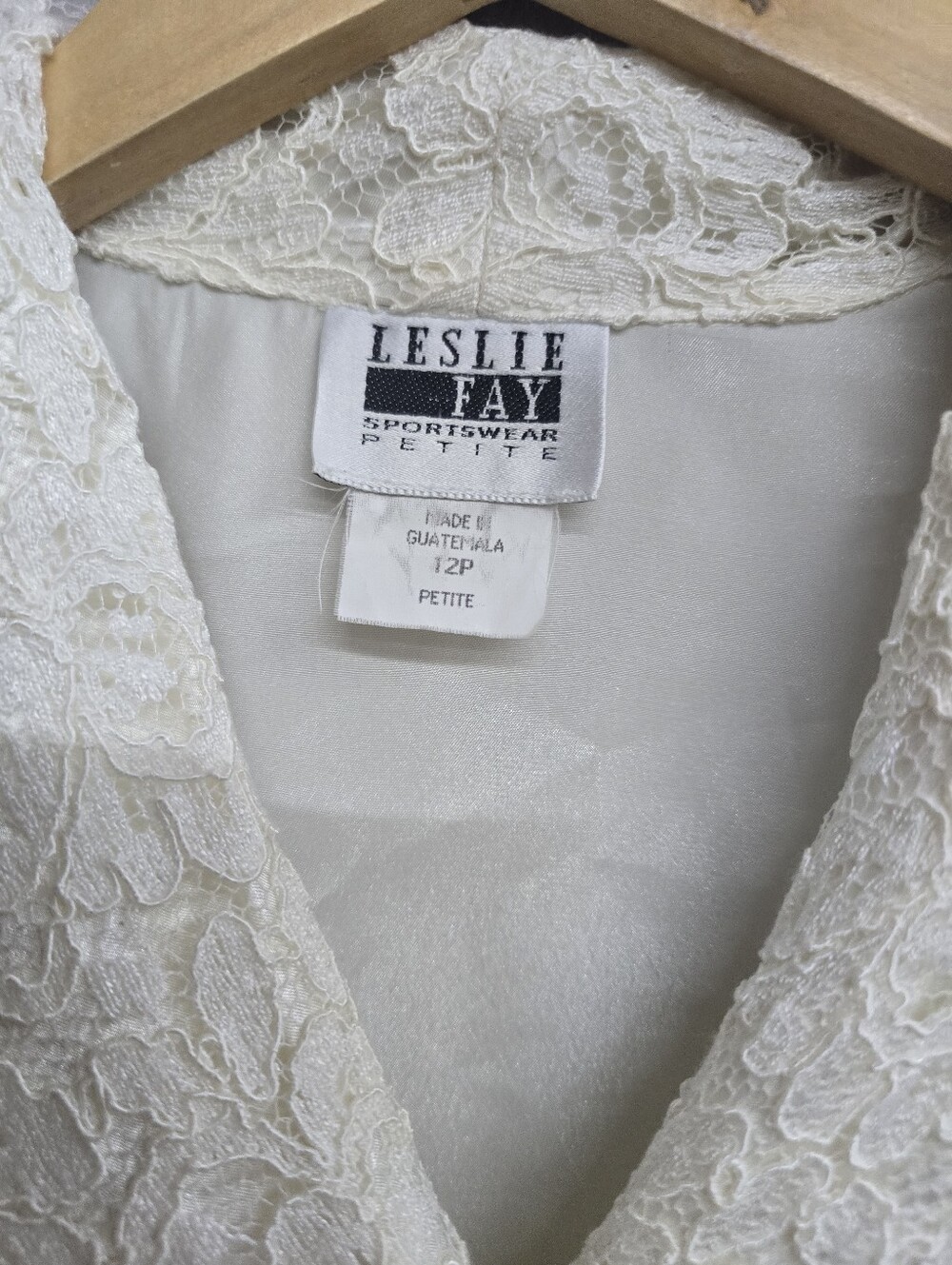 Vintage Leslie Fay Pearl Lace Cream Blouse - Picture 7 of 7